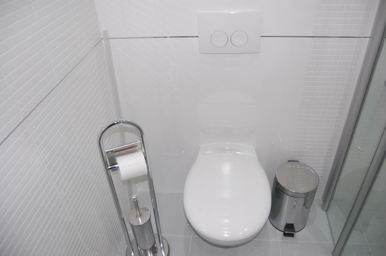 Studio Apartment For 2 Adults And 1 Child Makarska Kültér fotó